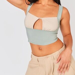 🆕 PrettyLittleThing Light Khaki Stretch Woven Cut Out Bust Crop Top Size 8
